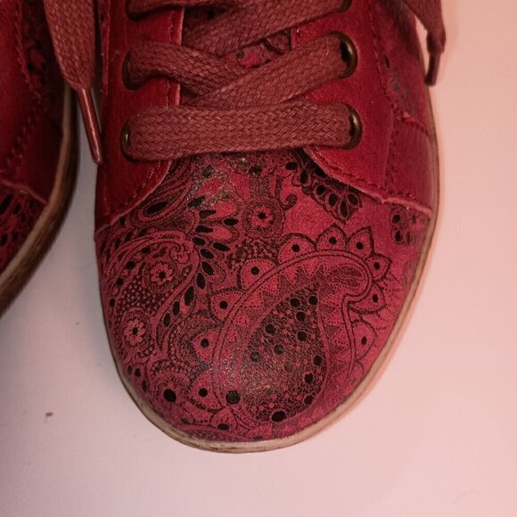 Comfortiva Align Women's Caledonia Paisley Print Lace Up Sneakers NWT Size 7 - Picture 3 of 11